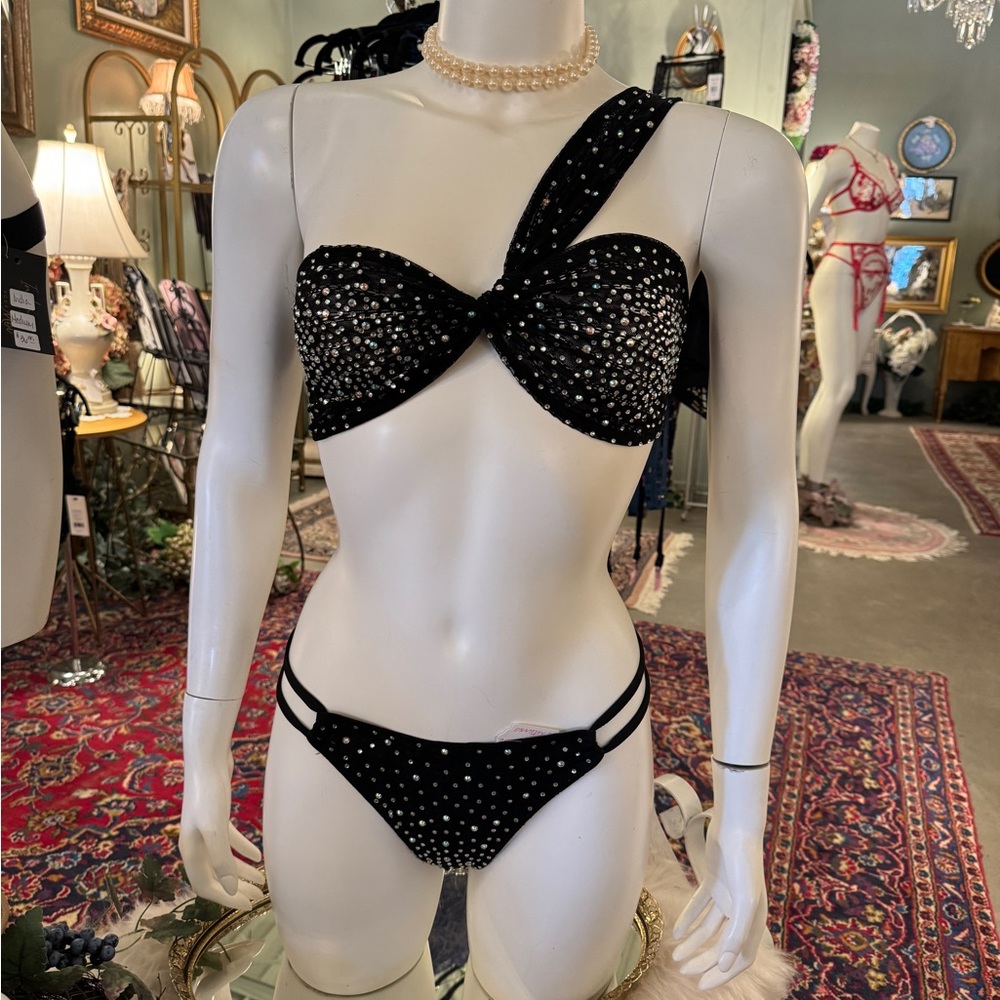 Super fun 2pc Banjul Rhinestone set New with tags